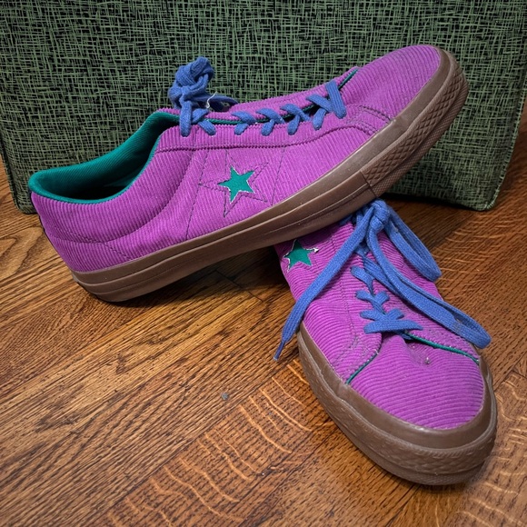 Custom Converse One Stars - Picture 2 of 4